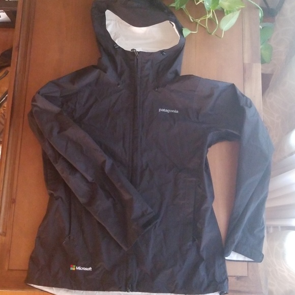 patagonia women's torrentshell rain jacket